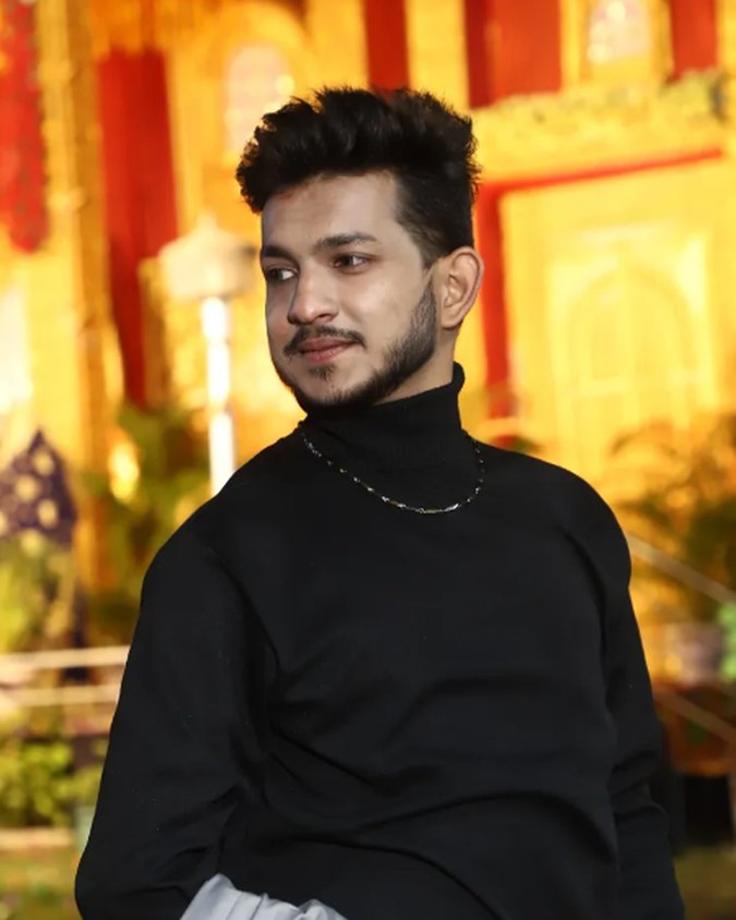 Yash Piplodiya, Director, AMAXIS STUDIO